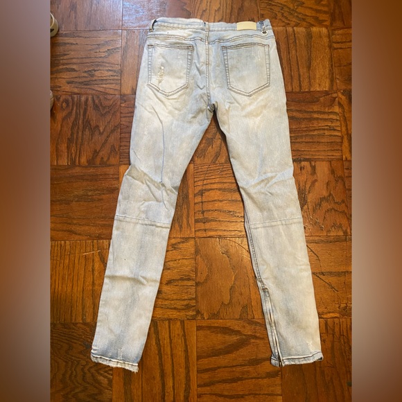 Knee cut jeans skinny fit. - Picture 2 of 2